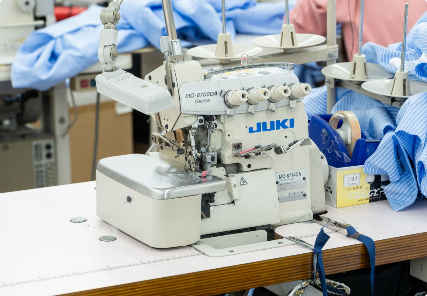 婦人服製造 写真